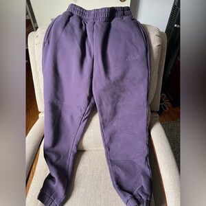 Women’s Comfrt Medium purple sweatpants